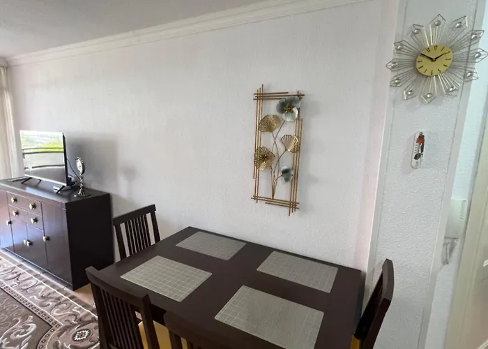 Center Cristianos アパート *